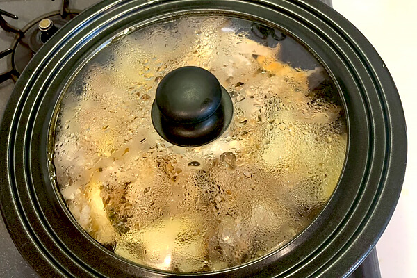 調味料を加えて入れ蓋をする