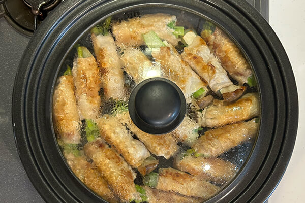 フライパンに蓋をしてよく加熱する